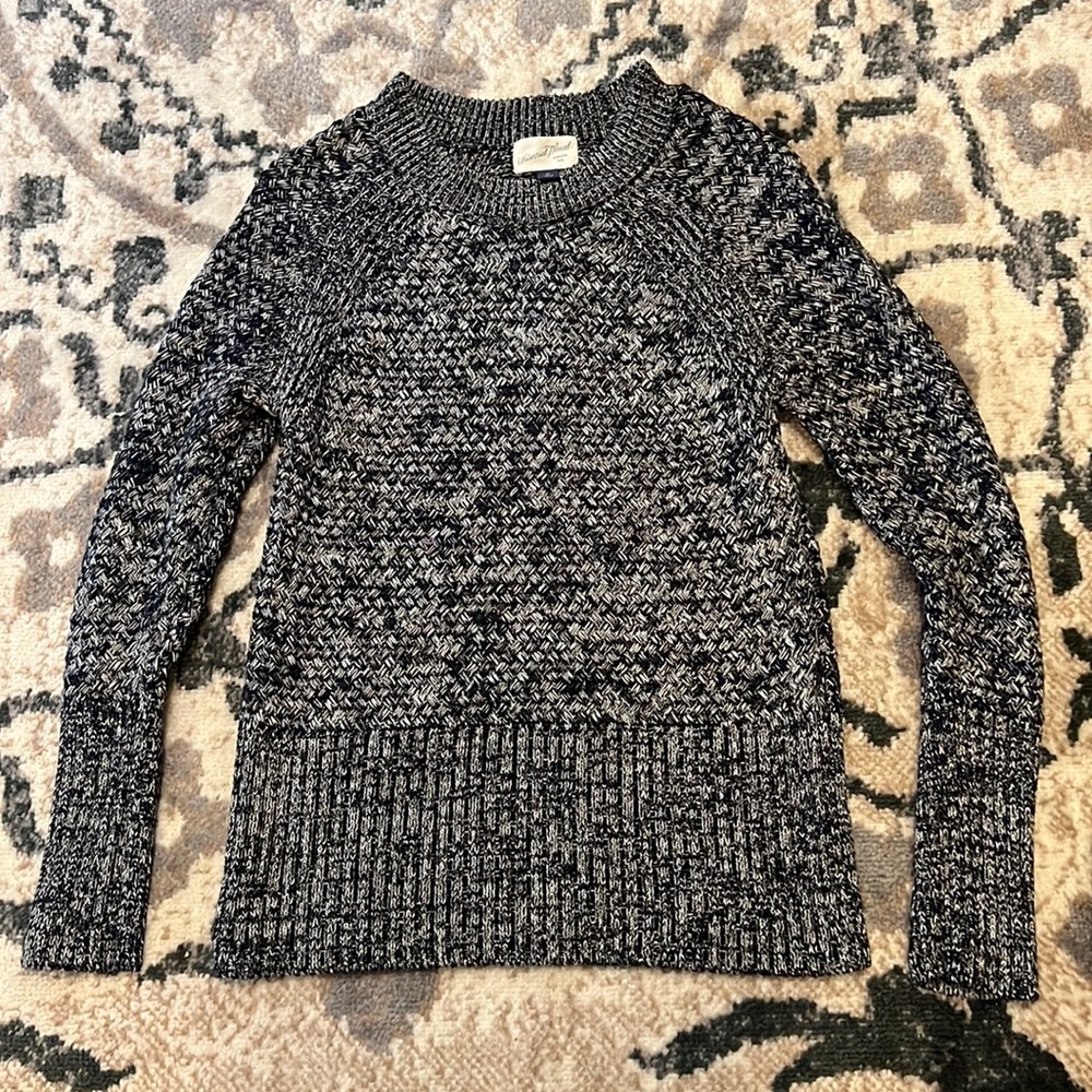 Universal Threads Sweater, size XS